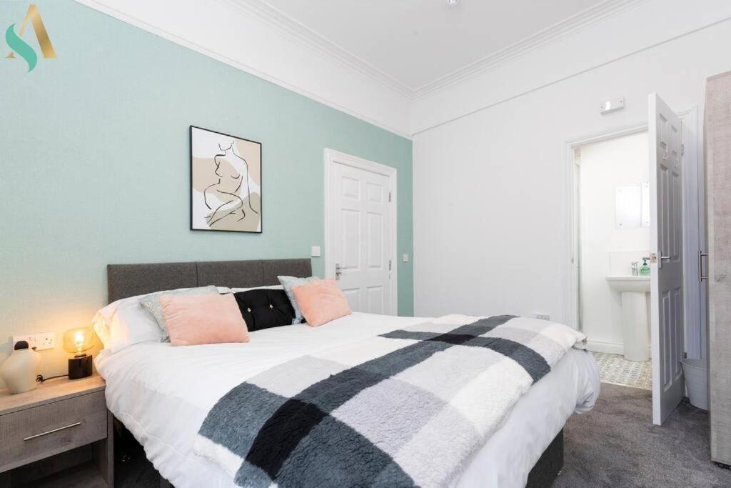 5 Double Bedrooms With Ensuites - Teesside House Tsac 레드카 외부 사진